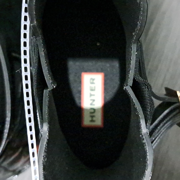 Hunter Women's Refined Slim Fit Quilted Gloss Chelsea Rain Boots - Picture 6 of 8